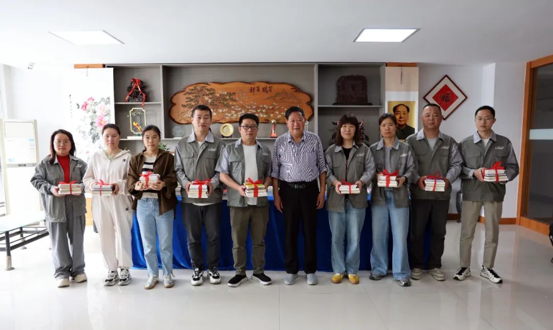 建書香雙鳥,做學(xué)習(xí)達人 —— 雙鳥機械開展“世界讀書日”贈書活動